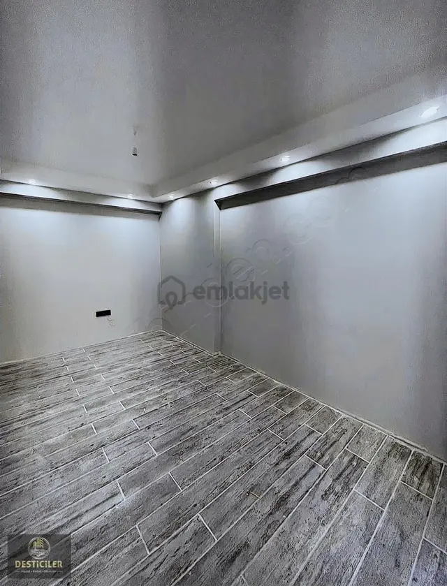 Pt- Kurtuluş Mahallesi Adliye Yani Satılık Lüks 2+0 Daire 3