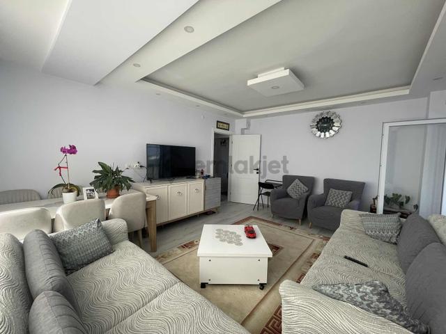 Hatip Mahallesin De Cadde Cephe 2+1 Satılık Daire 3