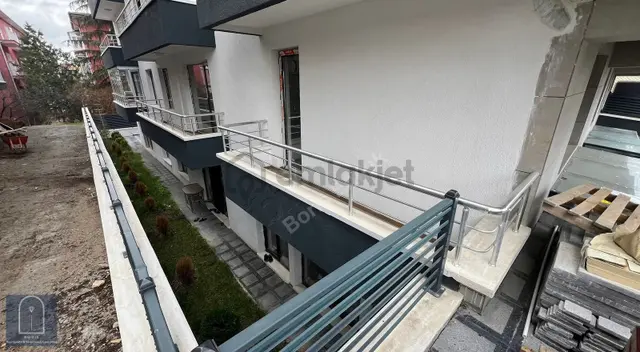 Satılık.. Hoşdere Cad. Üzeri 2+1 Köşe Boş. 2