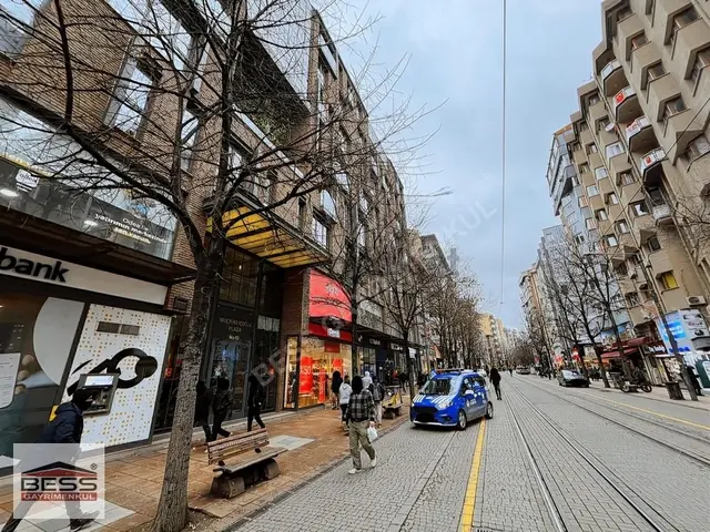 Bess'den Kılıçoğlu Plaza'da Kiralık 4+1 İşyeri (ofis) 1