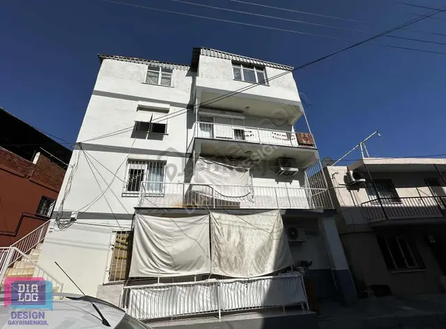 İzmir Çiğli Uğur Mumcu Mahallesi Komple Satılık Bina 1