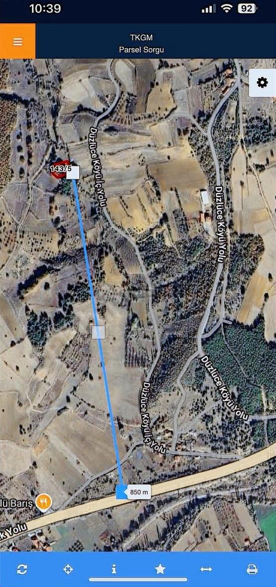 Banaz Düzlücede 1500m2 Ormaniçi Yolu Olan Tarla 5