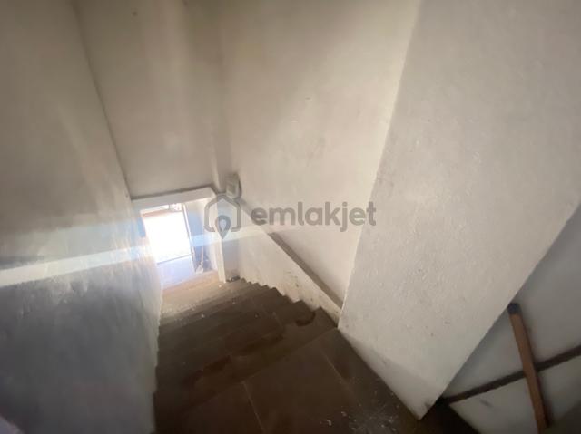Alsancak’ta Yatırıma Uygun Kira Getirili 2 Katlı Müstakil Bina 5
