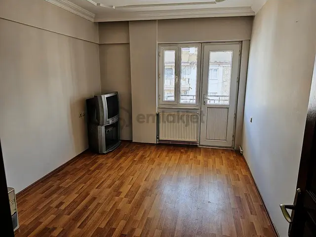Aydın Efeler Girne Mah. Doğalgazlı Site İçi 3+1 Kiralık Daire 5
