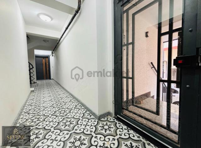 Sevinç'ten Otoparklı Çift Cephe Açık Mutfak 2+1 Satılık Daire 3