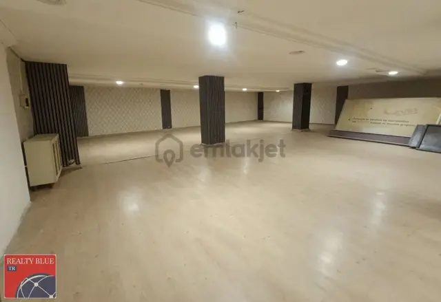 Sultanbeyli Fatih Bulvarında 2000 M2 Kiralık Depo 3