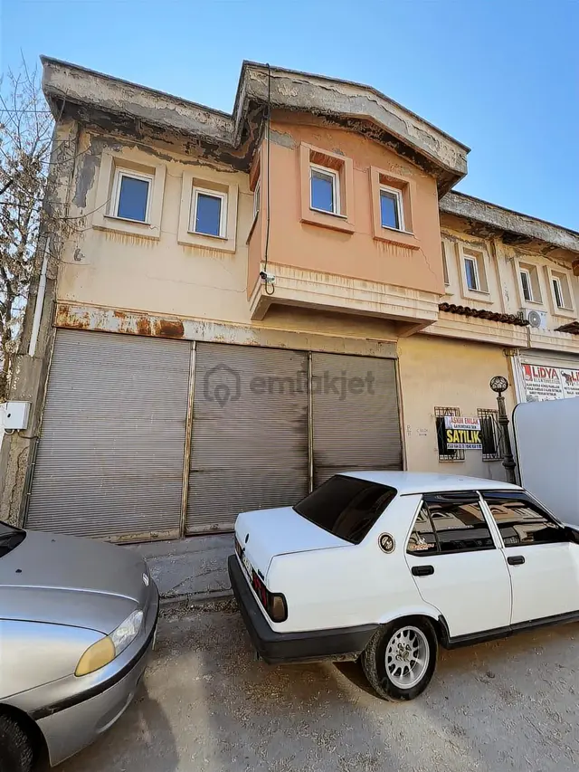 Salihli Tüccarlar Sitesinde Satılık Dükkan 2