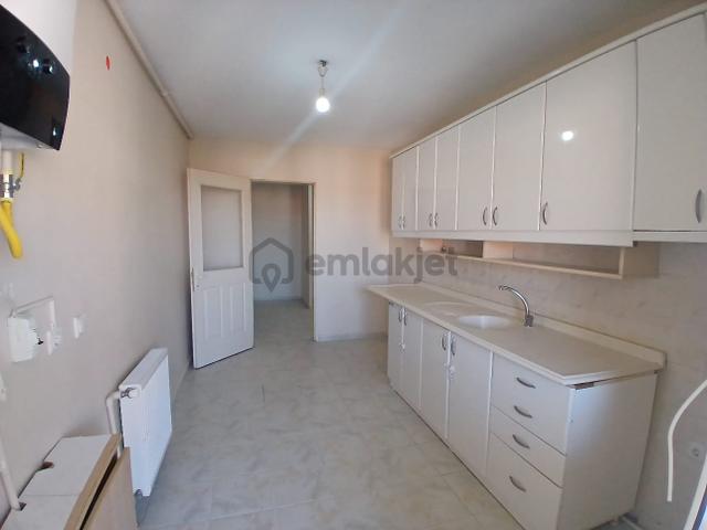 Akçay Emlak'tan Akşehir Kuruçay Tokide Geniş Kiralık 3+1 Daire 4