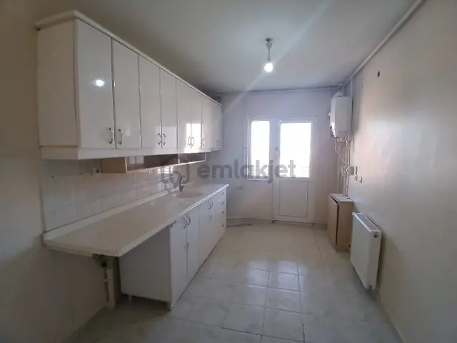 Akçay Emlak'tan Akşehir Kuruçay Tokide Geniş Kiralık 3+1 Daire 1