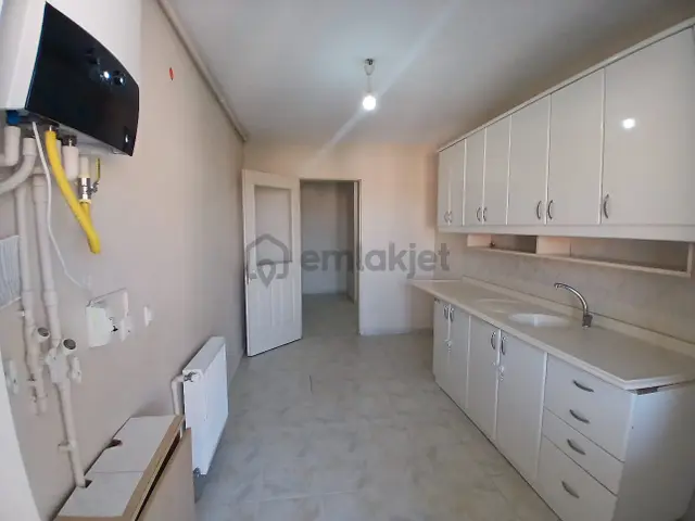 Akçay Emlak'tan Akşehir Kuruçay Tokide Geniş Kiralık 3+1 Daire 3