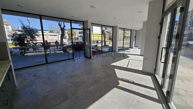 Yuvam Gayrimenkul'den Cumhuriyet Mah.64 M2 Kiralık Dükkan 2