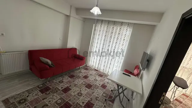 Üniversiteye Yakın Ara Kat Balkonlu Ön Cephe 2+1 Eşyalı Apart ! 3