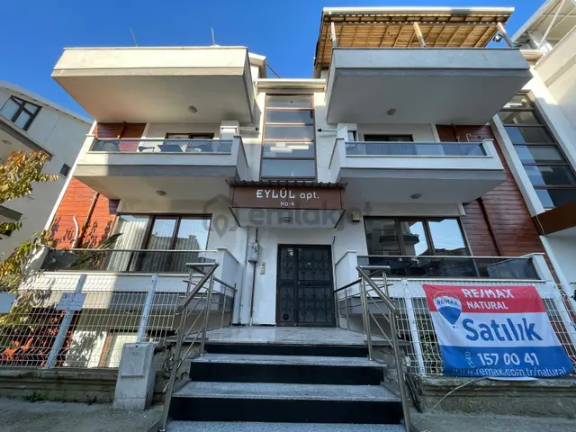 Remax Natural'den Topçular Merkezde Geniş Bahce Dubleks 2