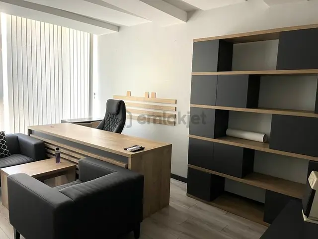 Şehir Merkezi Plazada Tam Donanımlı Modern Eşyalı Kiralık Ofis 4
