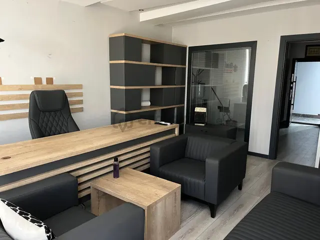 Şehir Merkezi Plazada Tam Donanımlı Modern Eşyalı Kiralık Ofis 3