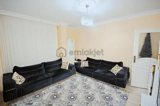 Satılık Ters Dubleks 2+1 İskanlı 90 M2 Konumu Güzel Diş Hastanes 1