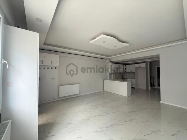 Çiğli Uğur Mumcu Mahallesi'nde 210 M2 Satılık Tripleks 4