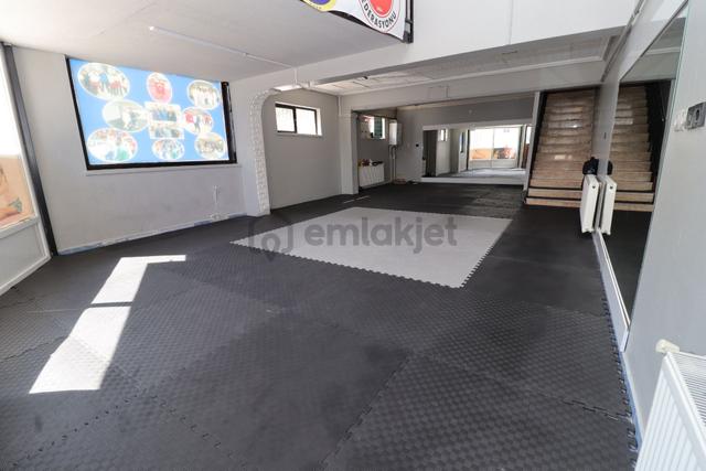 Akif'ten Topçu'da Elvankent Çarşısı Yakını Cadde Üzeri Satılık Dükkan 3