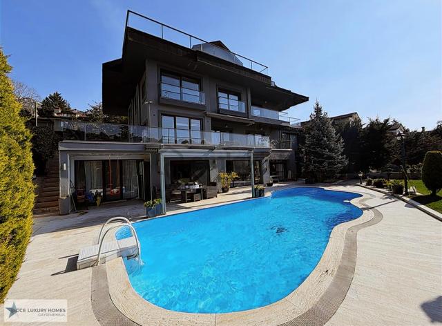 Acarkent'te Düz Girişli Ve Büyük Bahçeli Modern Satılık Villa Acarkent'te Düz Girişli Ve Büyük Bahçeli Modern Satılık Villa