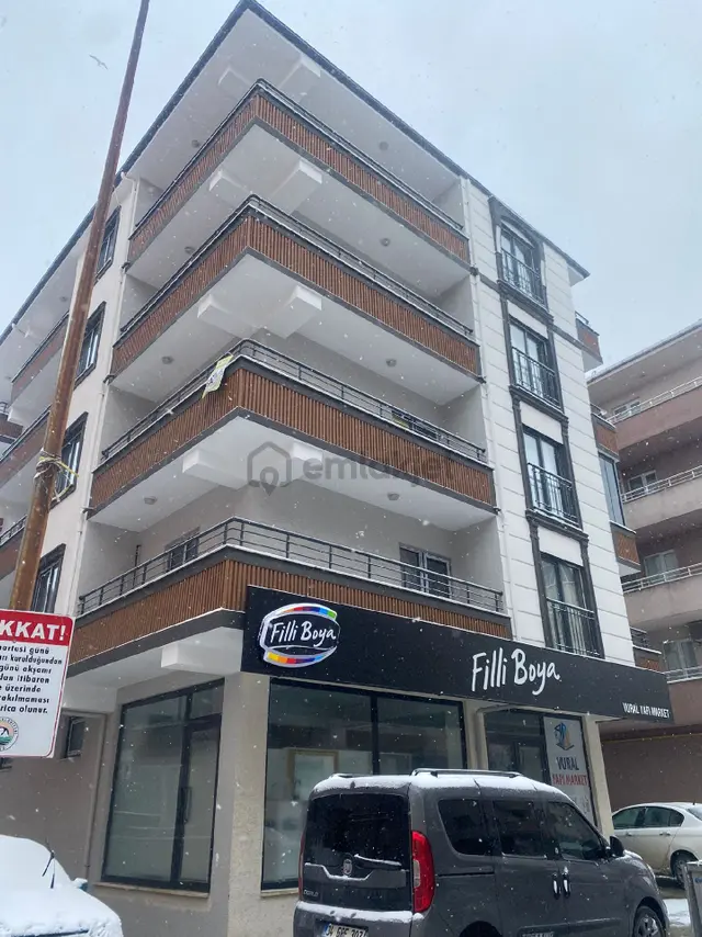 Çarşı Merkezde Ara Kat Satılık 2+1 Açık Mutfaklı Daire 1