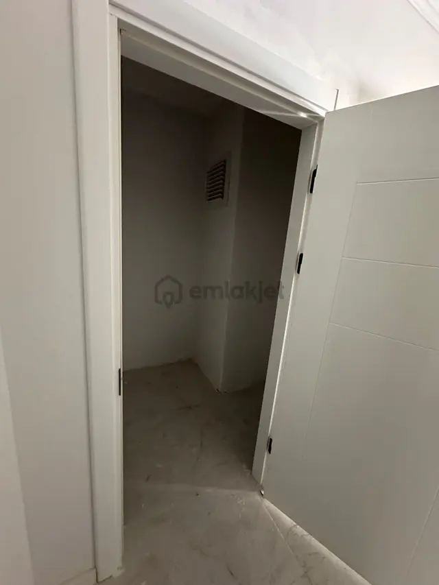 Adalet Gold Group Emlak'tan Bengiler Mahallesin'de Merkezin Göbeğinde 2+0 Satılık Sıfır Daire 3