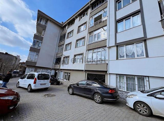 Tema Emlaktan Çarşı Merkezde Eşyalı Satılık 1+1 Daire 4