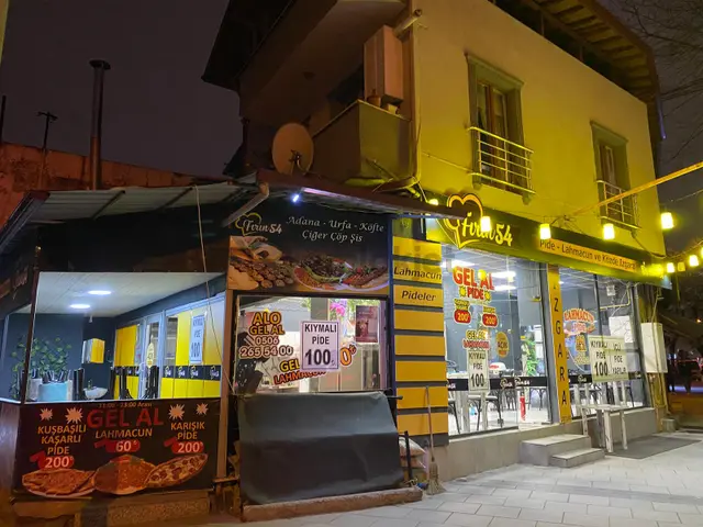 Remax Mavi'den Ankara Caddesi'nde İşlek Ve Köşe Konumda İşletme 2