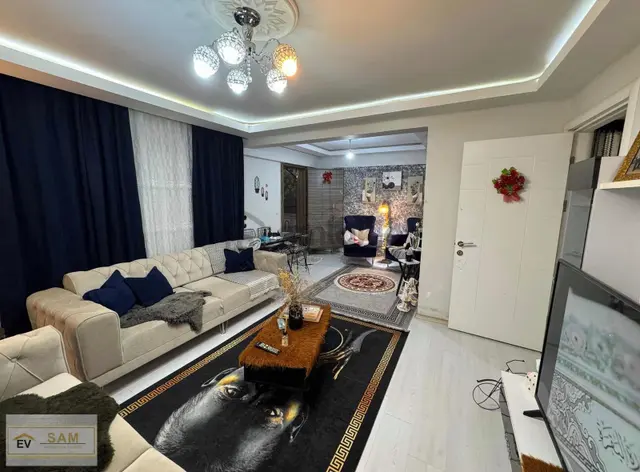 Bahçelievler'de Satılık 2+1 Müstakil Girişli 4
