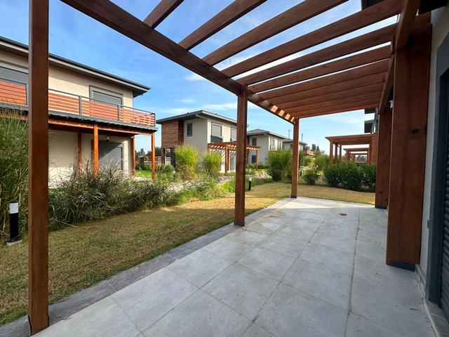 Seferihisar Doğanbeyde Müstakil Tek Evlerden Oluşan Site 3+1 Butik Sitede 4