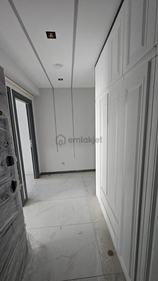 Yörük Mah. Çınarlı Cad.eski Mor Kafe Yanı Satılık 3+1 Lüks Daire 3