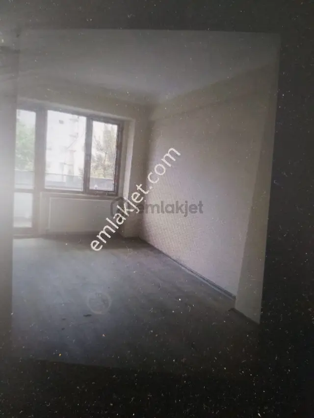 Kütahya Merkez Fatih Mahallesinde Satlık 3+1 Ara Kat Daire 2