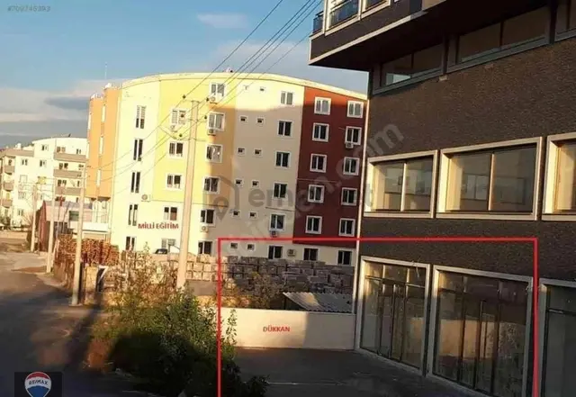 Söke'de 220 M2 Kullanım Alanı Olan Bacalı İşyeri 3