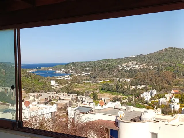 Bodrum'da Satılık Deniz Manzaralı, Bahçeli Ve Özel Plajlı 2+1 Villa 2