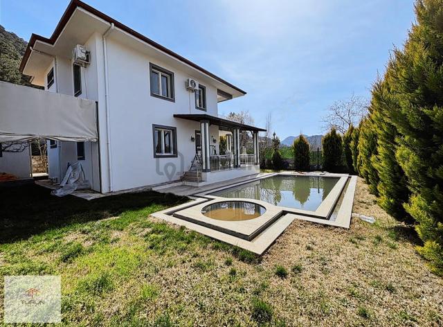 Fethiye Nif Mahallesinde Müstakil Havuzlu 4+1 Satılık Villa 1