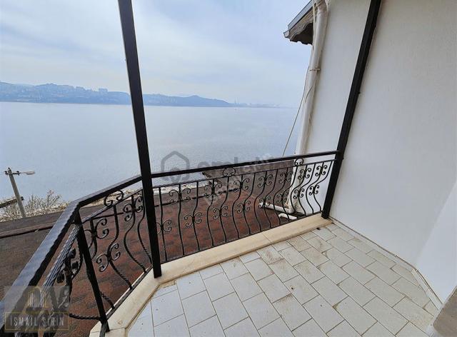 Şirinden Manastırda Harikadeniz Manzaralı Bakımlı Müstakil Villa 5
