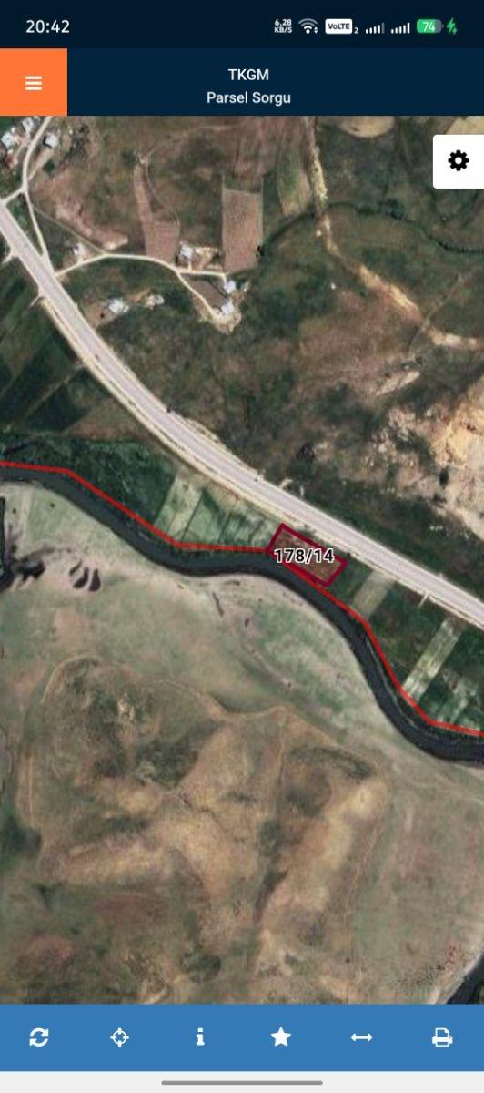 Yüksekova Nehil Emlak Tan Van Yolunda Satılık 4000m2 Arsa 2