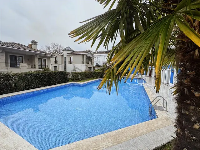 Ordu Hasbahçe Konakları'nda Havuz Başı Kiralık 3+1 Lüks Daire 2