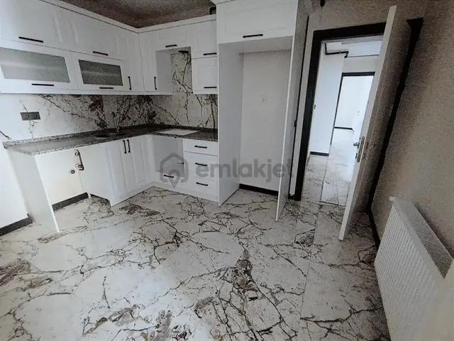 Karabağlar Sevgi Mh Doğal Gazlı 100 M2 2+1 Full Daire Kiralıktır 1
