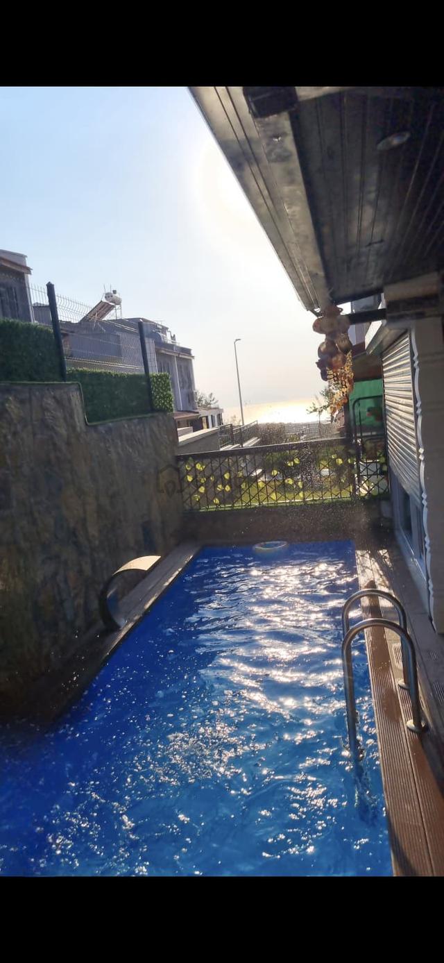 Sahibinden Müstakil Havuzlu-deniz Manzaralı Bakımlı Villa 4