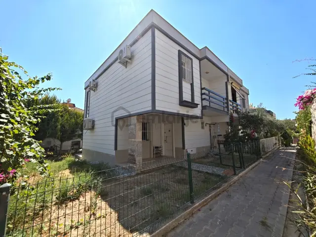 Kuşadası Kadınlar Denizi Satılık 3+1 Bakımlı Dublex Villa 4