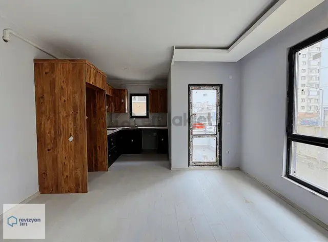 Revizyon'dan **üniversite Ve Plaj Bölgesinde** Satılık 1+1 Daire 2