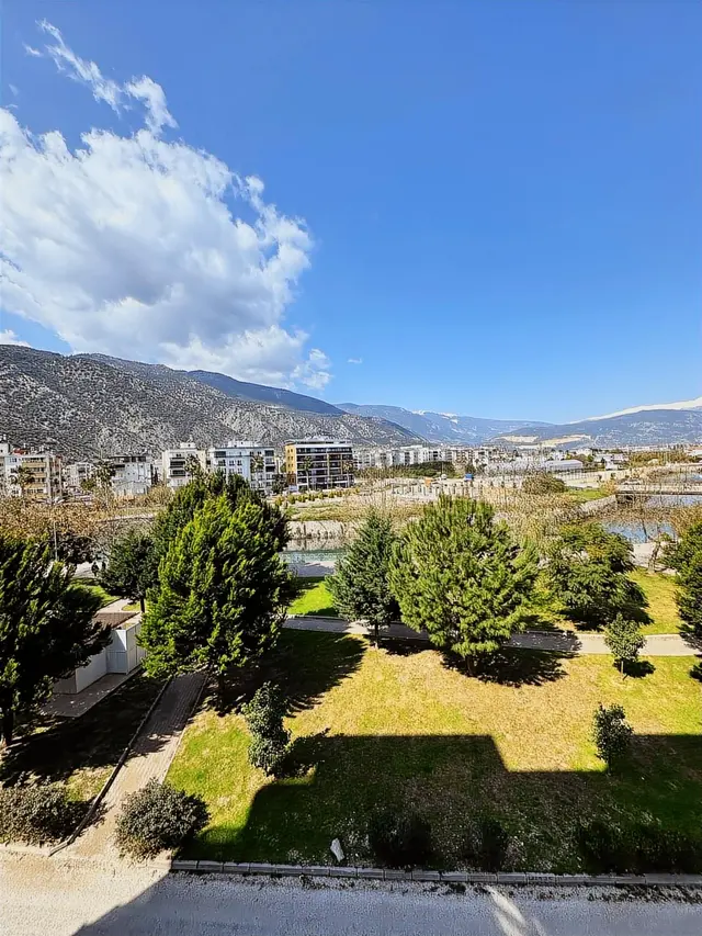 Göksu Parkı Üzerinde Çay Ve Deniz Manzaralı 3+1 Satılık Daire 3