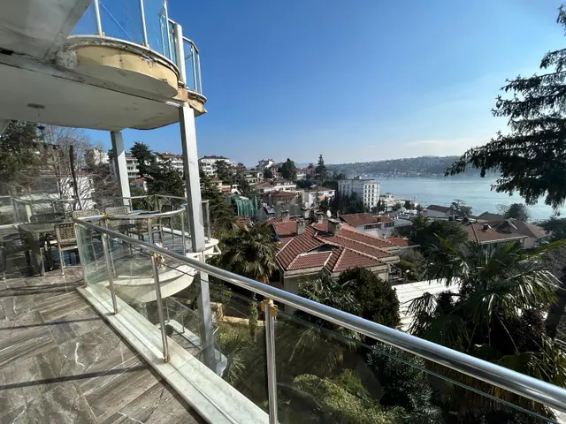 Emirgan'da Sahile Yakın Boğaz Manzaralı Satılık Köşk 3