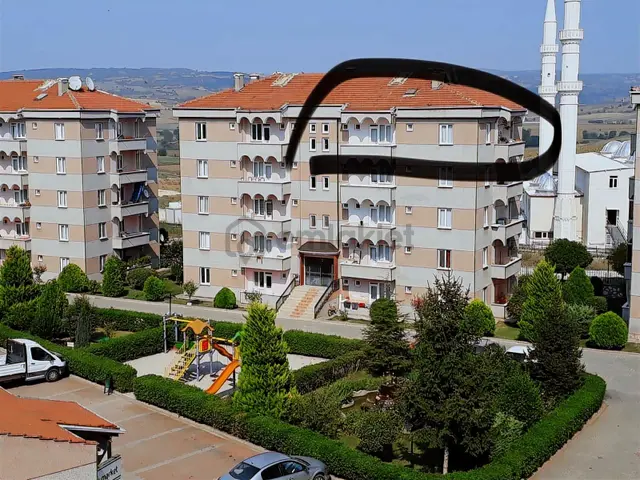 Yunusemre Mahallesi Dilek Sitesinde 135 M2 Satılık Daire 2