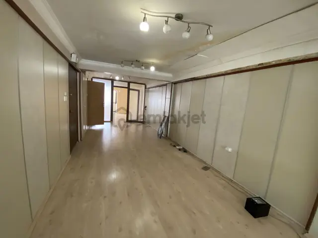 Konak Alsancak İsmet Kaptan Mah. 70m2 Kiralık 1+1 Ofis 1
