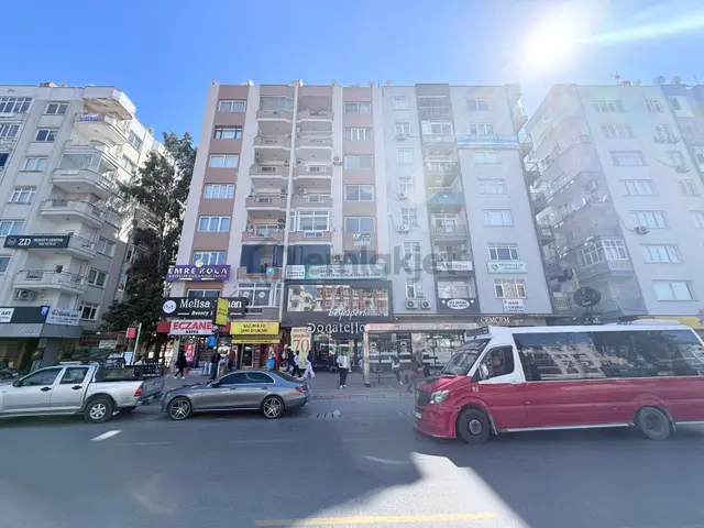 Arve'den Gmk Üzerinde Hem Ofise Hem Oturmaya Uygun Satılık 3+1 1