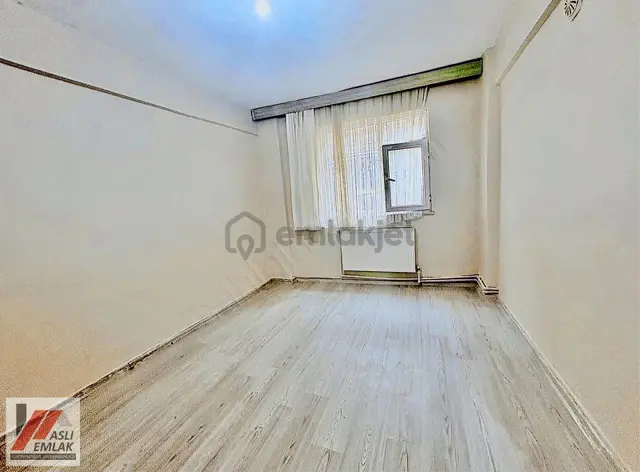Aslı Emlak'tan Gazi Mah. 3+1 Toprak Tapulu Bahçe Katı Daire 1