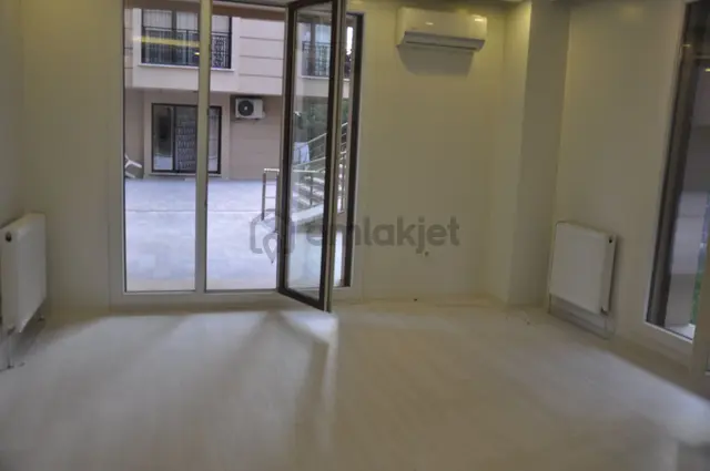 Bahçelievler Öz Mefa Sitesi Bahçe Kullanımlı 2+1 Satılık Daire 3