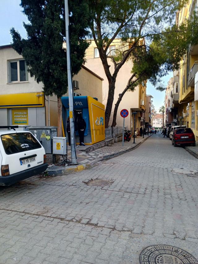 Manisa Soma Mekezde Hükümet Konağı Altında Kiralık Dükkan 3