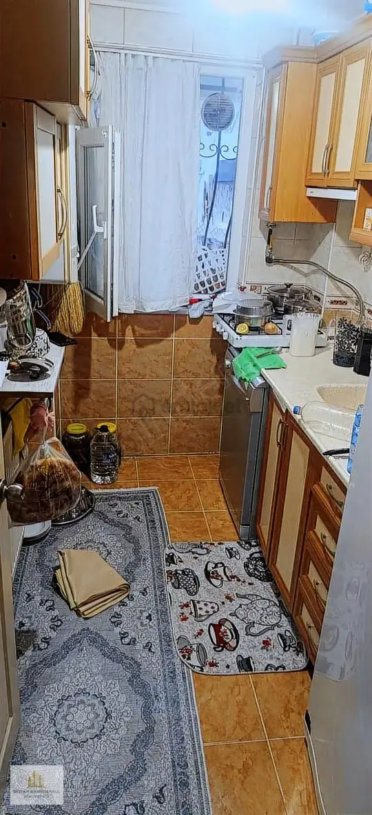 Güngören Güneştepe 2+1 Y.giriş Genç Bina Tramvayın Dibi .. 3